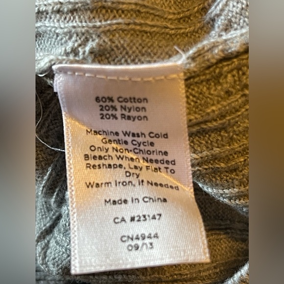 - Talbots Gray Light Weight Turtleneck Long Sleeve Sweater Size L - Picture 4 of 4